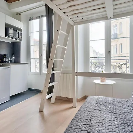 Pretty Mezzanine In The Heart Of * Paris