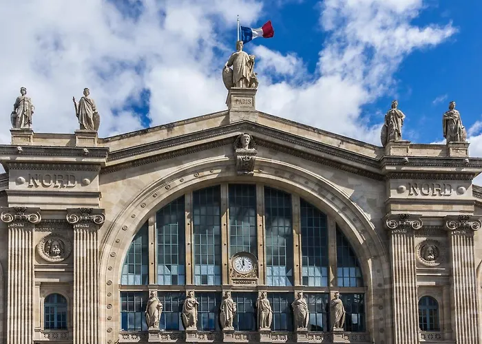 Pretty Mezzanine In The Heart Of Apartment