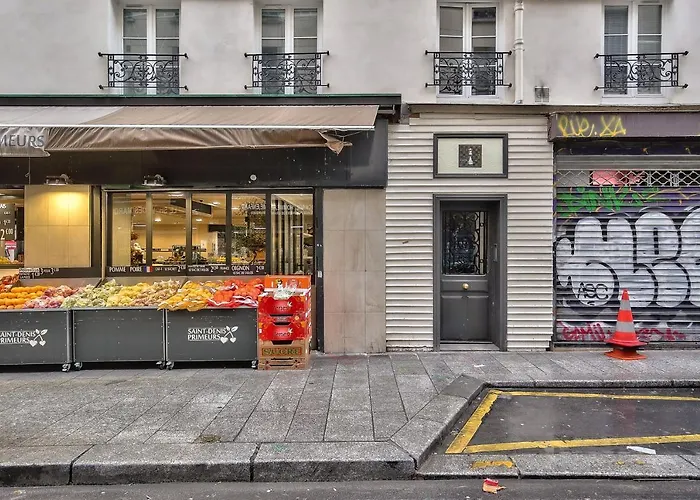 Pretty Mezzanine In The Heart Of Paris